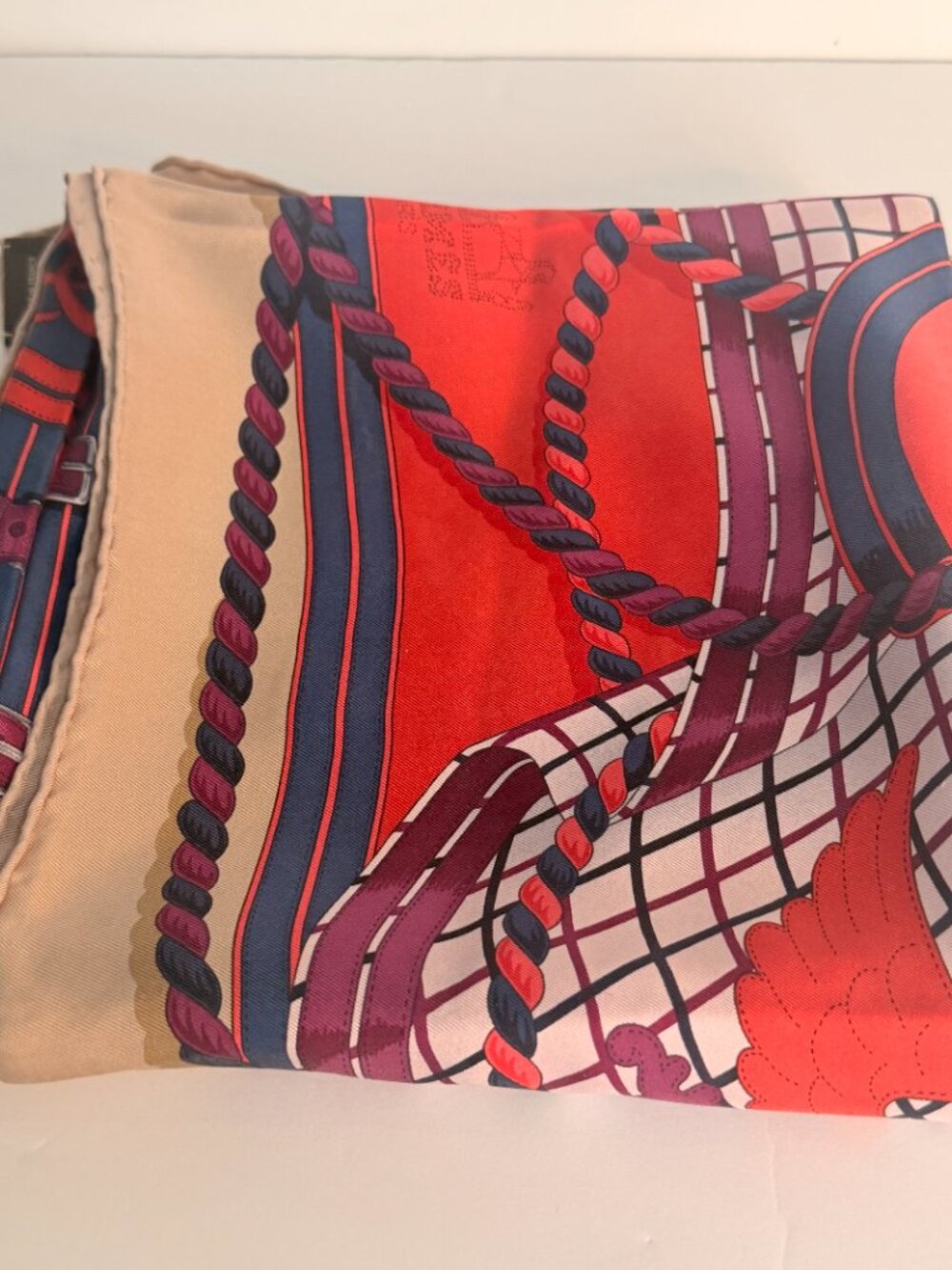 Auth HERMÈS Iconic Grand Tenue Silk Scarf, an Elizabeth II favorite design - Picture 8 of 10